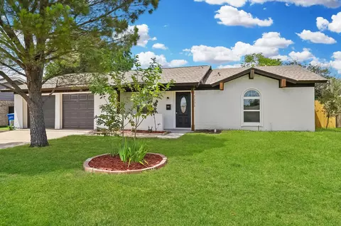 2003 Deerfield Dr, Carrollton, TX 75007