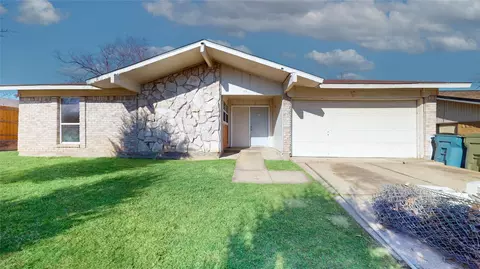 1273 Palisades Dr, Lewisville, TX 75067