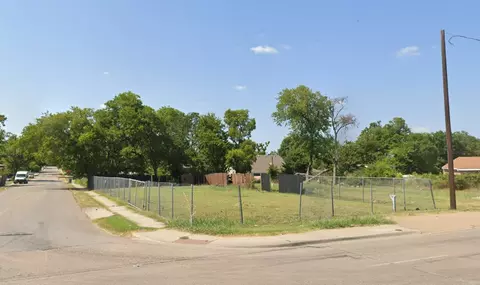 2403 E Ann Arbor Ave, Dallas, TX 75216