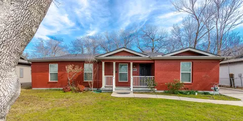 1333 S Pine St, Grapevine, TX 76051