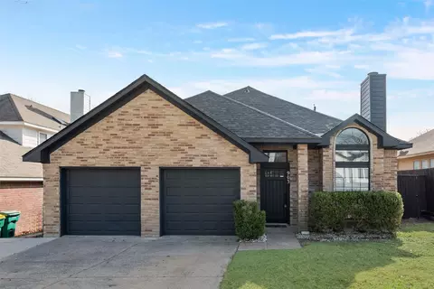 903 Ragland Dr, Cedar Hill, TX 75104