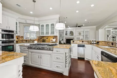 Kitchen - 469 Apache Trl, Keller, TX 76248 photo 1 of 3