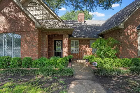 Exterior - 3000 Chimney Hill Dr, Waco, TX 76708 photo 3 of 12