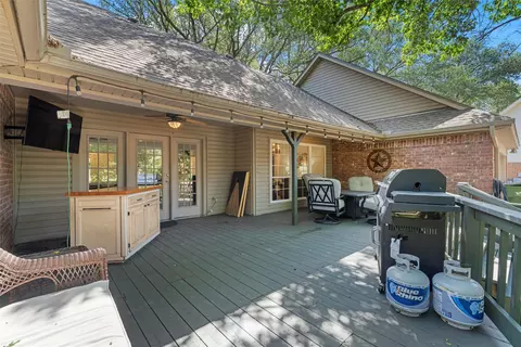 Exterior - 3000 Chimney Hill Dr, Waco, TX 76708 photo 5 of 12