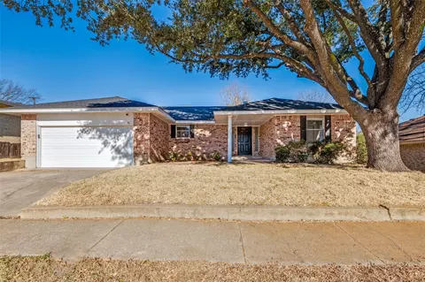 1308 Sundale St, Ennis, TX 75119