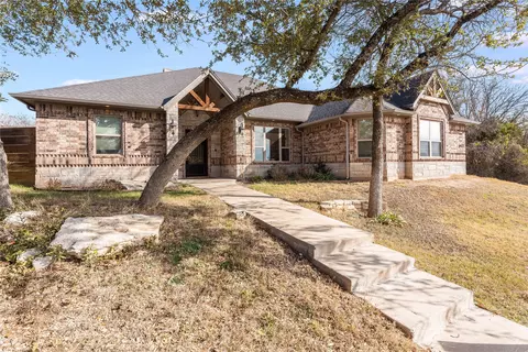 8825 Sundance Place Ct, Granbury, TX 76049