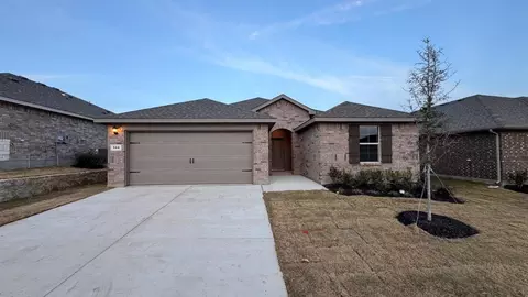 560 Marsh St, Cleburne, TX 76033