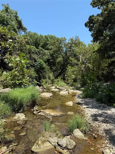 2700 Overton Ct, Granbury, TX 76048