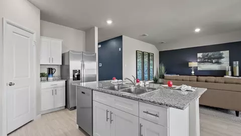 520 Marsh St, Cleburne, TX 76033 photo 7
