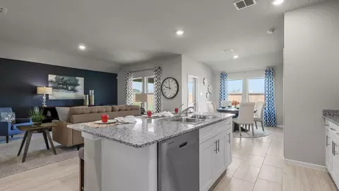 520 Marsh St, Cleburne, TX 76033 photo 4