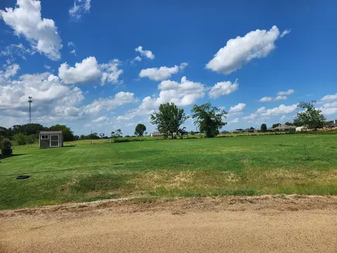 2406 Abigail Ln, Mabank, TX 75147