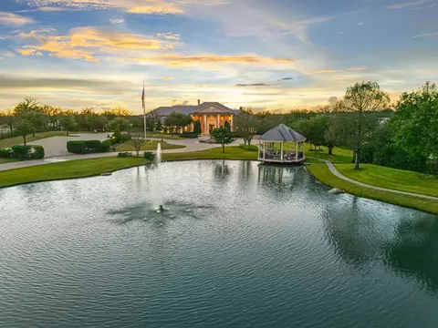 702 S White Chapel Blvd, Southlake, TX 76092