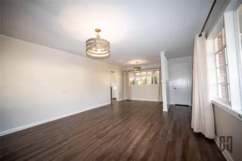 Living - 402 E Todd St, Minden, LA 71055 photo 5 of 6