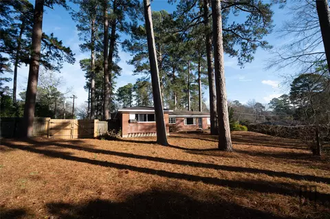 Exterior - 402 E Todd St, Minden, LA 71055 photo 2 of 4