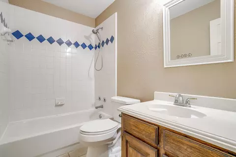 Bath - 177 Aspen Loop, Aledo, TX 76008 photo 5 of 5
