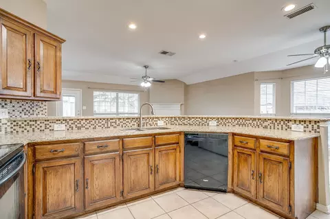 Kitchen - 177 Aspen Loop, Aledo, TX 76008 photo 1 of 4