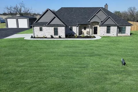25 Pear Tree Ln, Collinsville, TX 76233