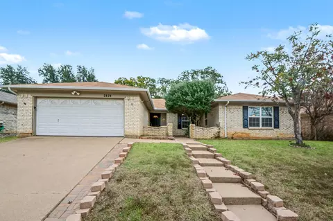 2424 Meadow Crk, Bedford, TX 76021