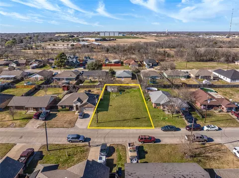 2000 Melody Cir, Kaufman, TX 75142