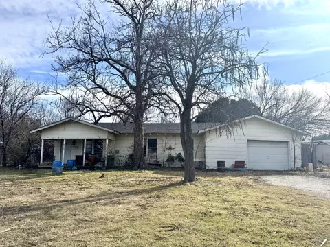 613 W Main St, Crowley, TX 76036