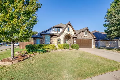 976 Tara Dr, Burleson, TX 76028