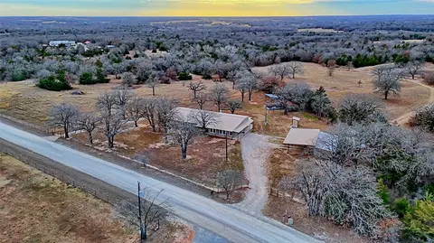 584 W Alamo Rd, Bowie, TX 76230
