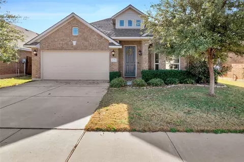 629 Fox View Dr, Fort Worth, TX 76131