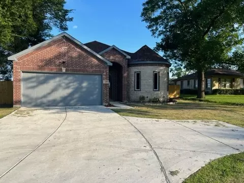 1202 Commerce Dr, Greenville, TX 75401