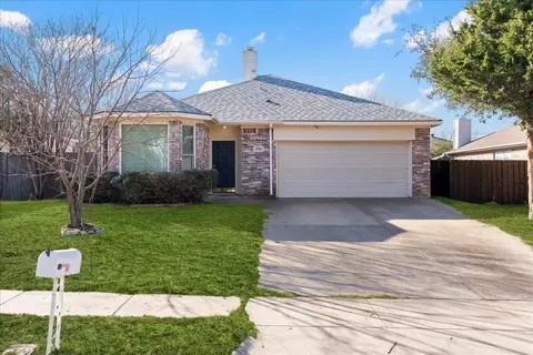 3948 Overlake Dr, Denton, TX 76210
