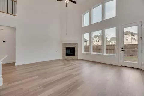 Living - 3517 Laurel Ct, Corinth, TX 76208 photo 7 of 10