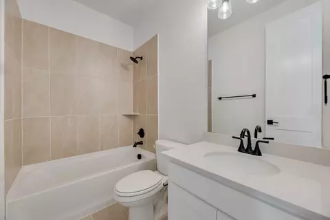 Bath - 3517 Laurel Ct, Corinth, TX 76208 photo 3 of 4