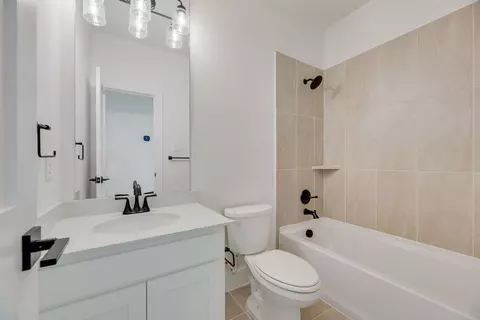 Bath - 3517 Laurel Ct, Corinth, TX 76208 photo 4 of 4