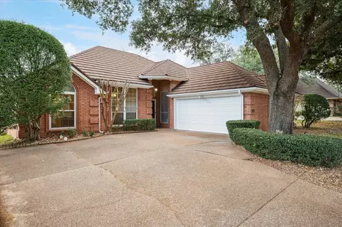 3200 Oakdale Dr, Hurst, TX 76054