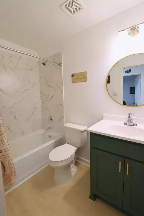 Bath - 309 Thomas St, Terrell, TX 75160 photo 2 of 4