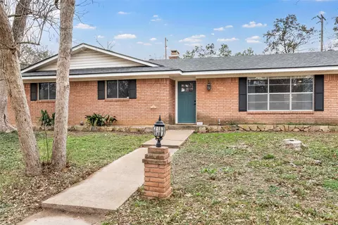 2208 Lake Forest Dr, Waco, TX 76708