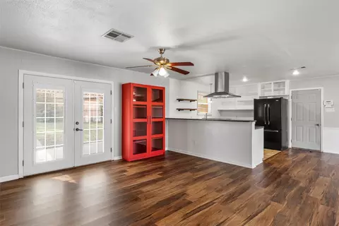 Living - 2208 Lake Forest Dr, Waco, TX 76708 photo 6 of 6