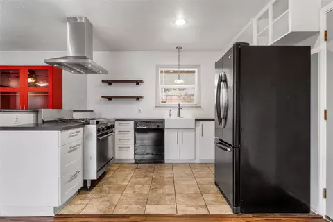 Kitchen - 2208 Lake Forest Dr, Waco, TX 76708 photo 2 of 5