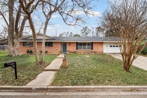 Exterior - 2208 Lake Forest Dr, Waco, TX 76708 photo 2 of 6
