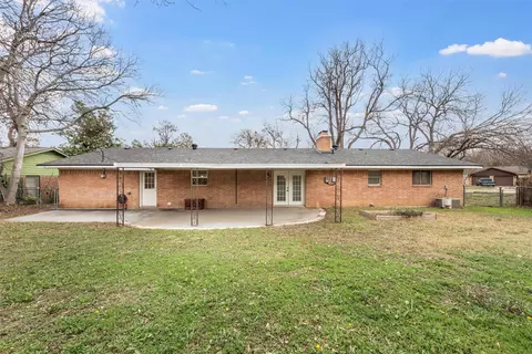 Exterior - 2208 Lake Forest Dr, Waco, TX 76708 photo 5 of 6