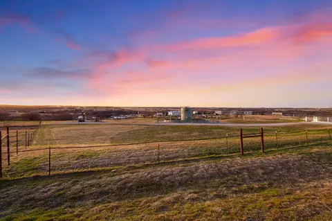 146 Ridge Trl, Rhome, TX 76078