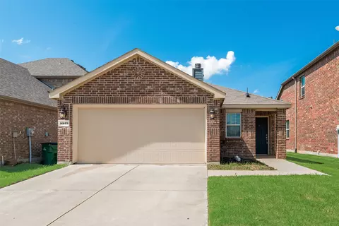 8829 Deadwood Ln, Aubrey, TX 76227