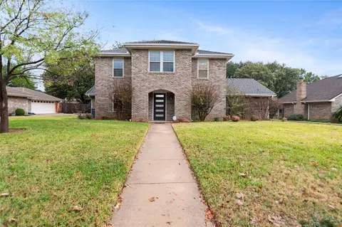 30 Crestwood Dr, Trophy Club, TX 76262