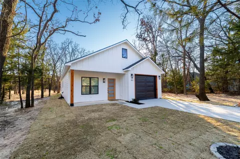 921 Hillburn Dr, West Tawakoni, TX 75474