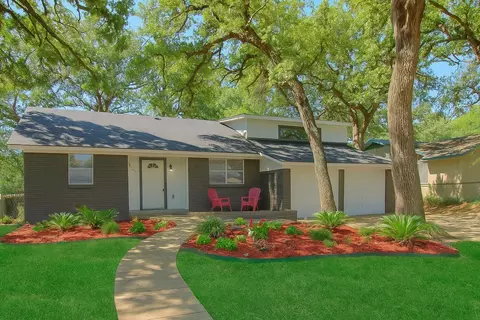 3508 Falcon Dr, Forest Hill, TX 76119