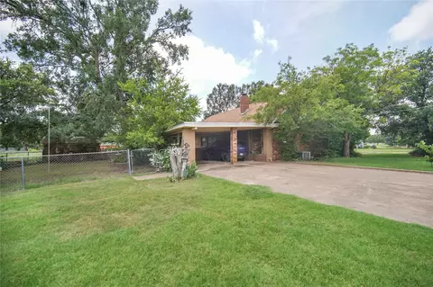 Exterior - 127 Valentine St, Windthorst, TX 76389 photo 3 of 8