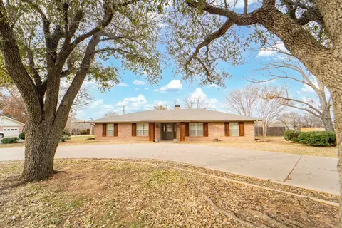 1506 W Elliott St, Breckenridge, TX 76424