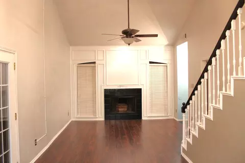 611 Oriole Blvd #1101, Duncanville, TX 75116