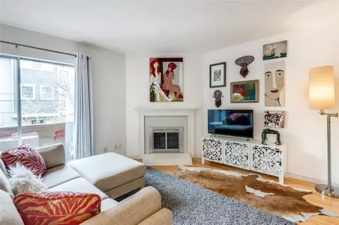 4044 Buena Vista St #220, Dallas, TX 75204