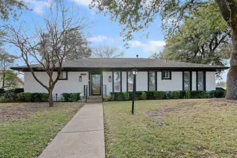 4606 Hazelhurst Ln, Dallas, TX 75227