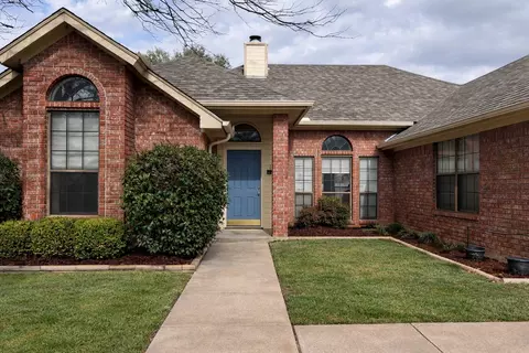 2005 Hunter Glade Ln, Arlington, TX 76012